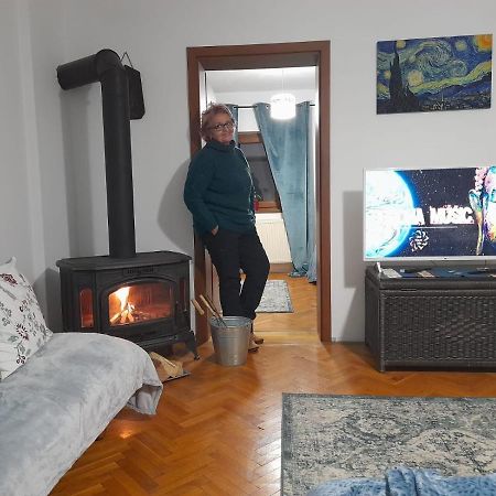 La Rossa Apartment Brasov Bagian luar foto